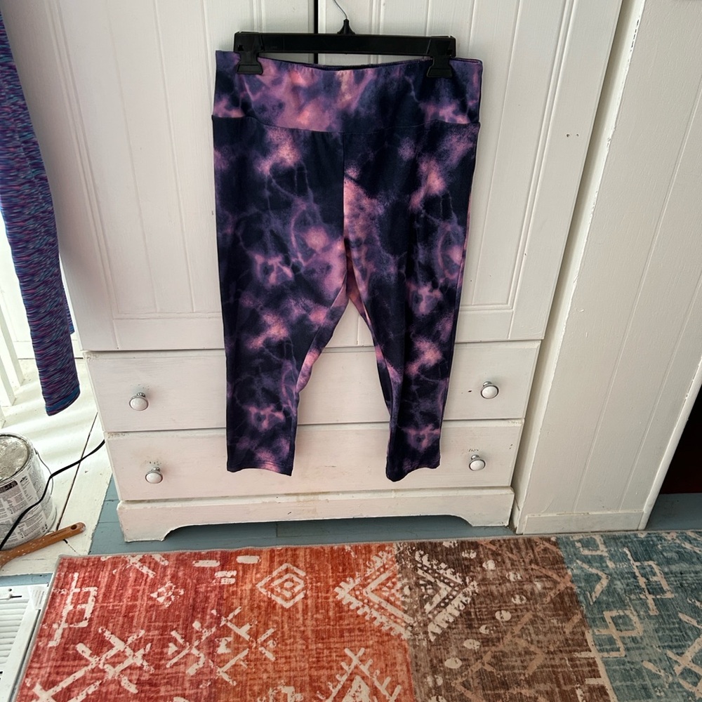 Terra & Sky Women’s Purple and Pink Leggings EUC with Cropped Length/Ankle - Picture 6 of 10